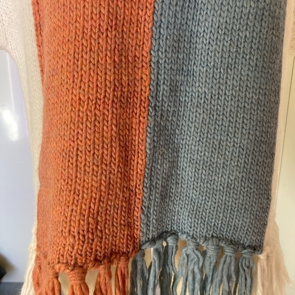 𝅺m. I.H .Jeans wool/ alpaca fringe vest / sweater . Med - Picture 7 of 10